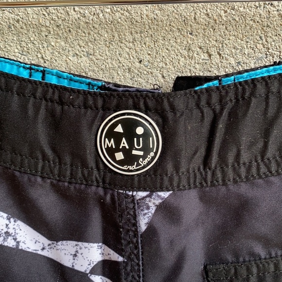 Sz 12 Kids Maui & Sons Boardshorts - Picture 6 of 13